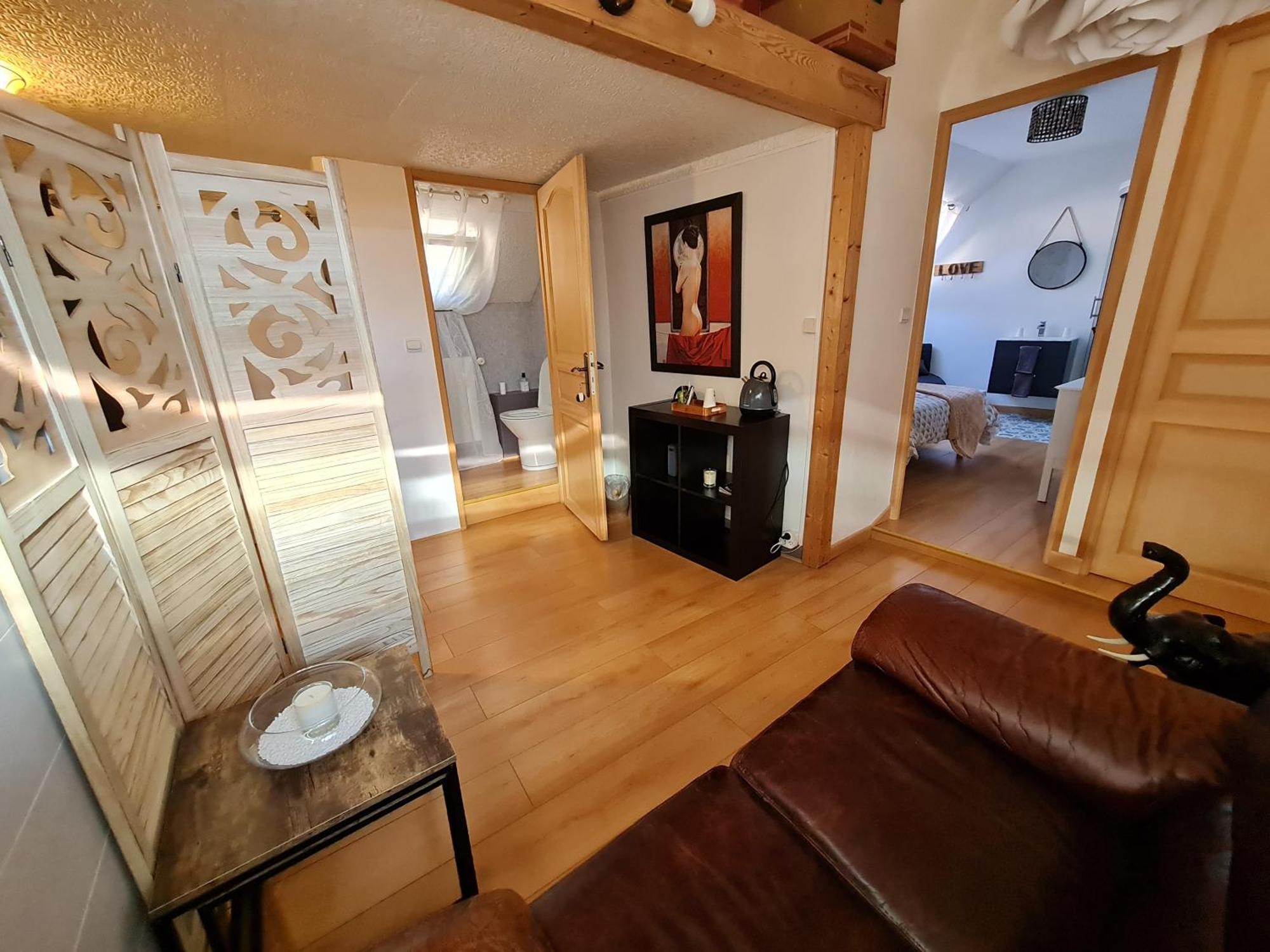 Chez Malia Bed & Breakfast Saint-Nicolas-des-Motets ภายนอก รูปภาพ