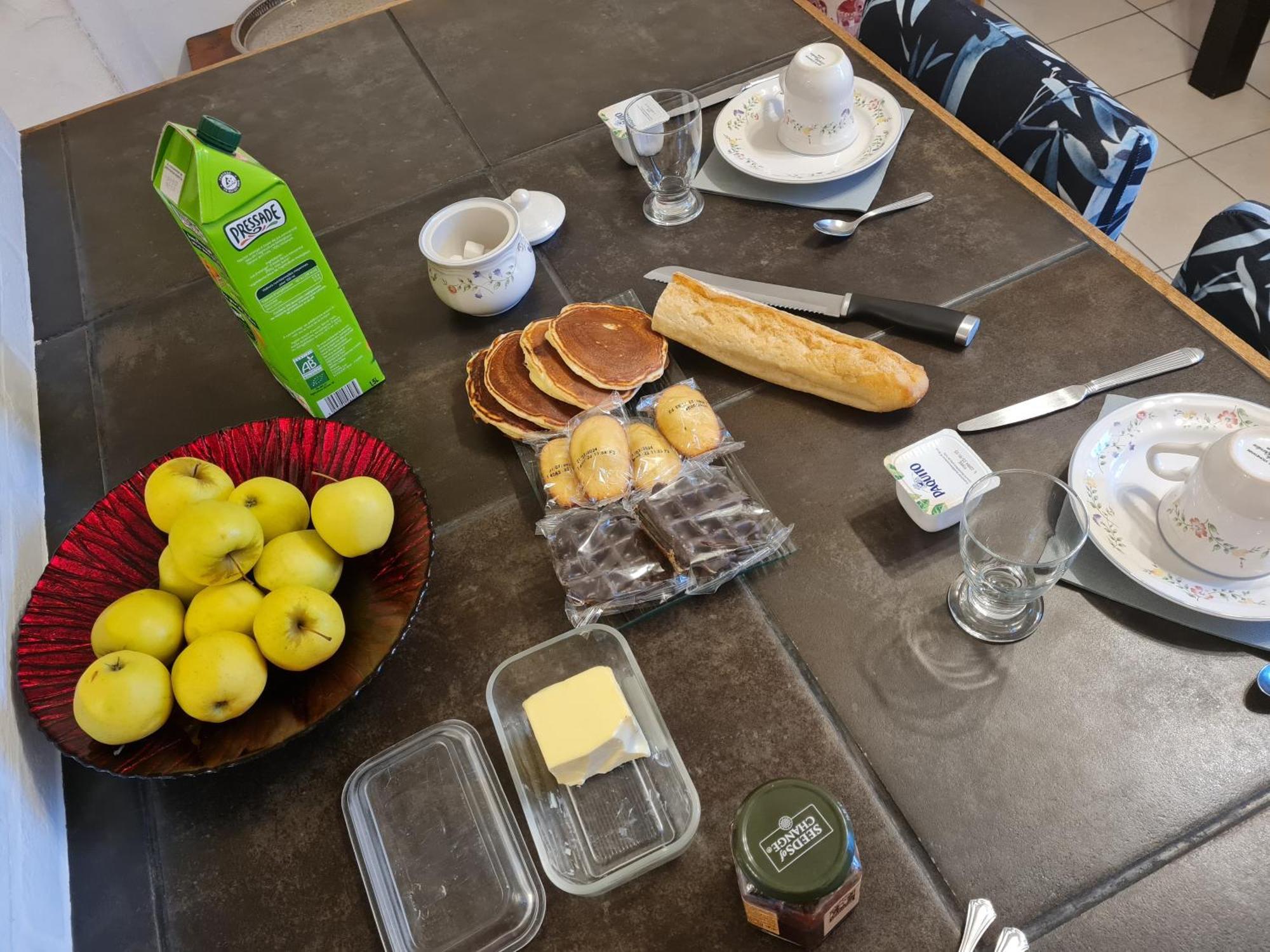 Chez Malia Bed & Breakfast Saint-Nicolas-des-Motets ภายนอก รูปภาพ